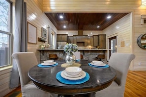 Dining - Merlot Mountain • Pool, Hottub, Firepit, Fireplace (Broken Bow)