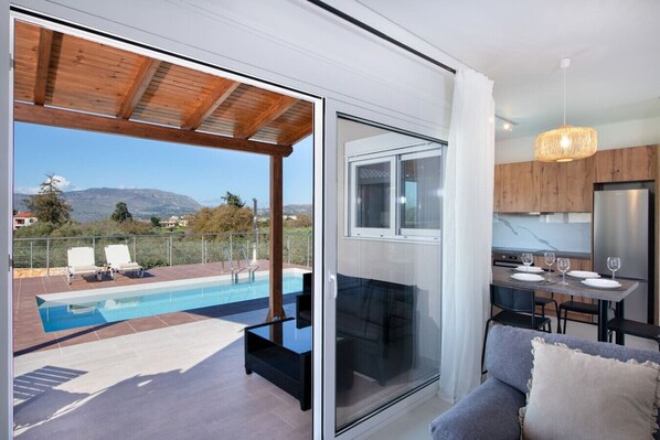 Interior - Villa Pervana- Private pool - Close to the Beach (Armenoi)