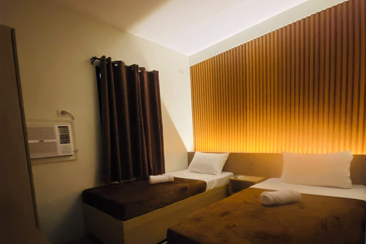 Standard Double or Twin Room | Premium bedding, desk, laptop workspace, iron/ironing board
