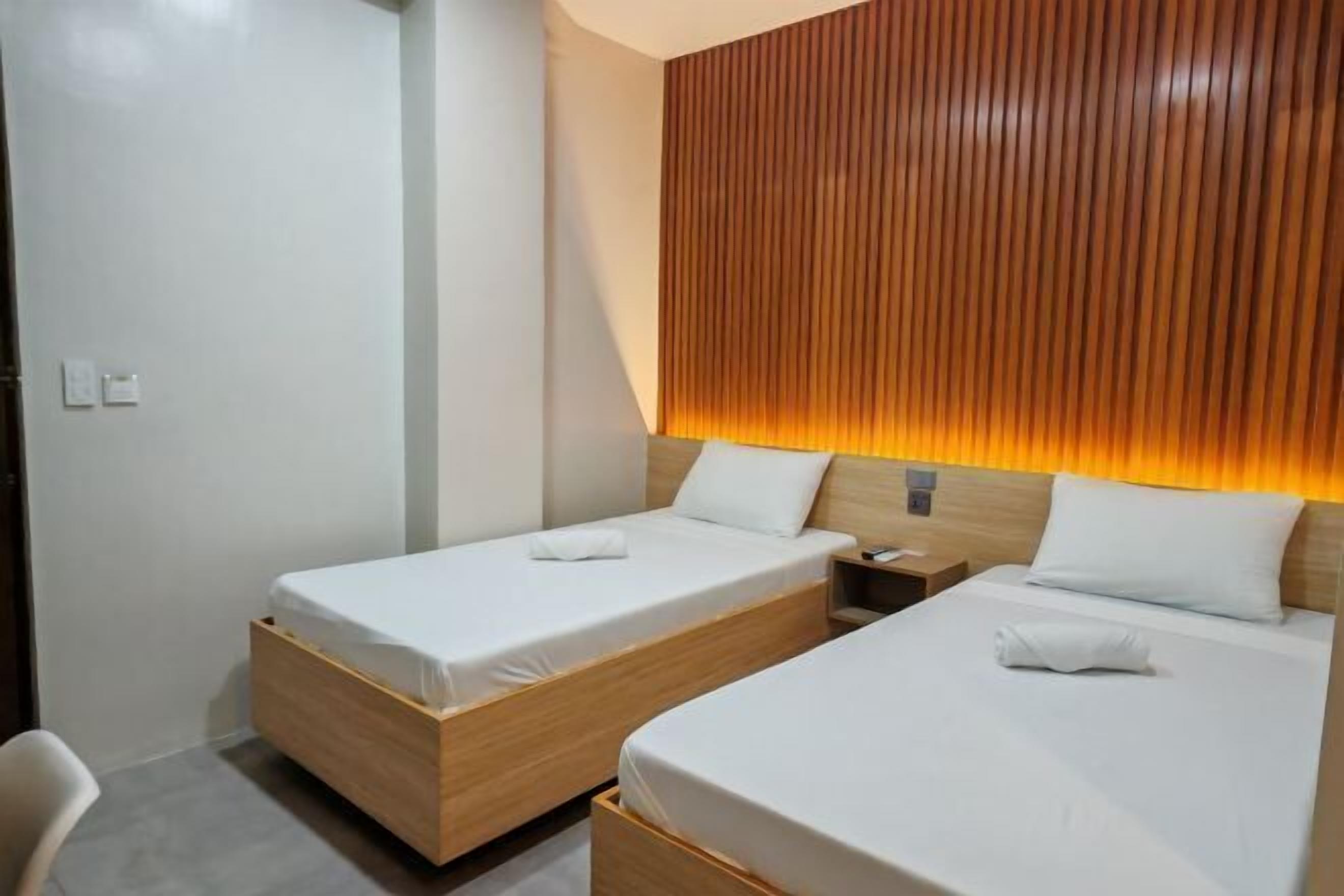 Ropa de cama de alta calidad y escritorio