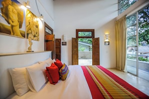 Traditional Suite | Desk, laptop workspace, free WiFi - Margossa Residence Kandy - Two Bedroom Design Villa (Kandy)