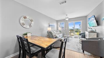 Condo Prestigio, 2 habitaciones, vista al patio, frente al mar | Servicio a la habitación