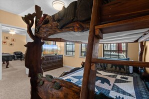 2 bedrooms, desk, free WiFi, bed sheets