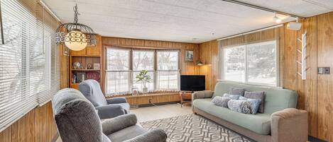 House (2 Bedrooms) | Front of property