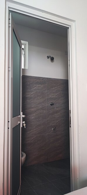 Towels, soap, toilet paper - b'mine apartment for rent in Mtwapa Kenya (Mtwapa)