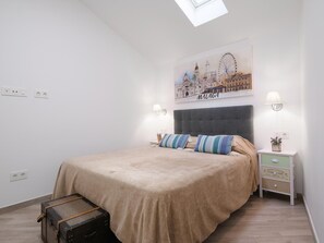 1 bedroom, free WiFi, bed sheets - Artistic duplex with terrace in Malaga's center (Málaga)