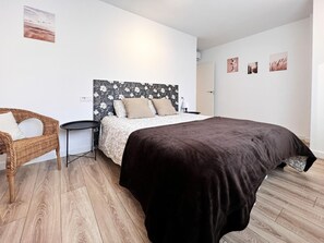 3 bedrooms, free WiFi, bed sheets - Spacious new home, 3 bedrooms, near center and beach, parking, WIFI, air conditioning (Málaga)