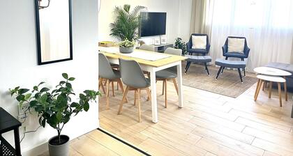 Spacious new home, 3 bedrooms, near center and beach, parking, WIFI, air conditioning