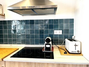 Fridge, microwave, oven, dishwasher - Spacious new home, 3 bedrooms, near center and beach, parking, WIFI, air conditioning (Málaga)