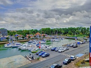 Marina - Bright studio with port view, parking and wifi (Courseulles-sur-Mer)