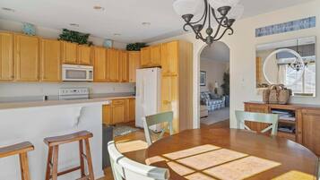 Resortwoning, meerdere bedden, balkon (Bayside Destination Drive) | Dineren