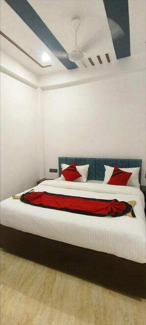 8 chambres, fer et planche à repasser, Wi-Fi, draps fournis