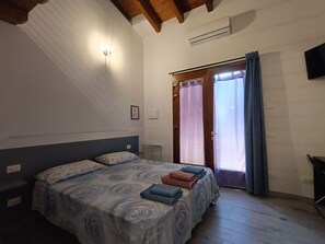 1 bedroom - "Sarnico" room (Lombardia)