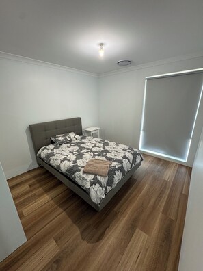 4 chambres, fer et planche à repasser, Wi-Fi, literie fournie