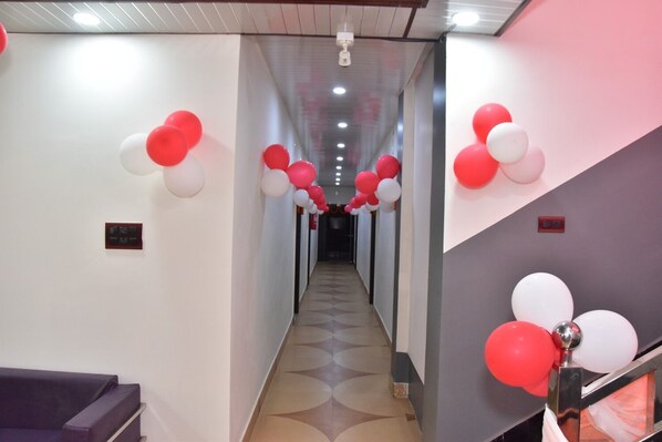 Coin salon dans le hall