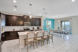 Private kitchen - 8966ccd-the Retreat At Championsgate 6 Bedroom Home (Davenport)
