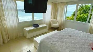 5 habitaciones, tabla de planchar con plancha, wifi y ropa de cama