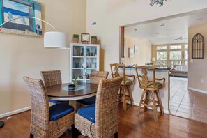 Townhome, Multiple Beds, Patio, Garden View (Bayview Landing #1) | Dining