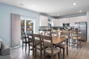 House, Multiple Beds, Patio, Garden View (Schooner Landing 2) | Dining