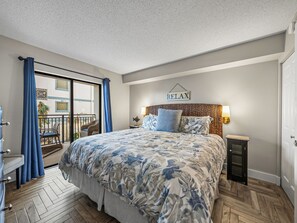 2 bedrooms, iron/ironing board, free WiFi, bed sheets - Private Beach Access - Beach Views - Pool (St. Pete Beach)