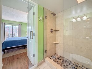 Iron/ironing board, free WiFi, bed sheets, wheelchair access