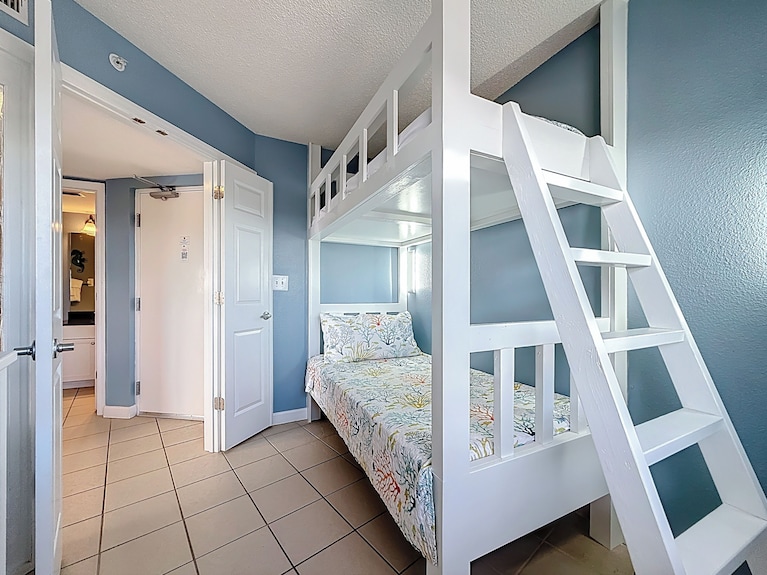 Gulf & Bay Views | Private Beach 2br - St. Pete Beach, FL
