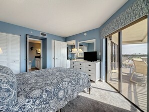 2 bedrooms, iron/ironing board, free WiFi, bed sheets - Gulf + Bay Views | Private Beach Access | 2BR (St. Pete Beach)