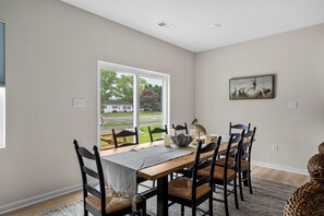 Maison, plusieurs lits, patio, vue jardin (Serenity at the beach) | Restauration