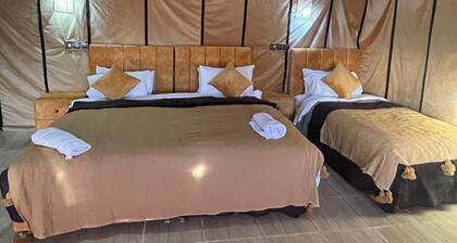 Roses Desert Camp