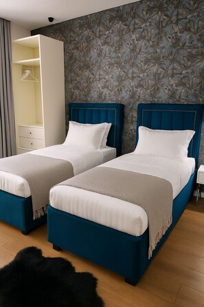 Deluxe Twin Room, Balcony, City View | Desk, blackout drapes, soundproofing, iron/ironing board