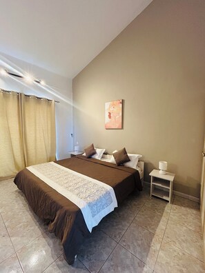 2 Schlafzimmer, Bügeleisen/Bügelbrett, WLAN, Bettwäsche