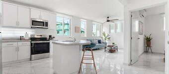 Villa Angelica Apt 101 steps to Sandy Beach