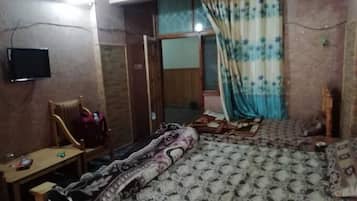 Soundproofing, iron/ironing board, free WiFi