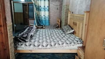 Soundproofing, iron/ironing board, free WiFi