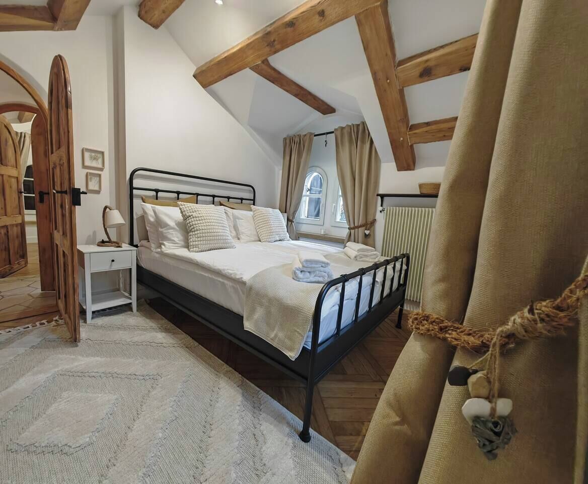 2 bedrooms, iron/ironing board, travel crib, free WiFi