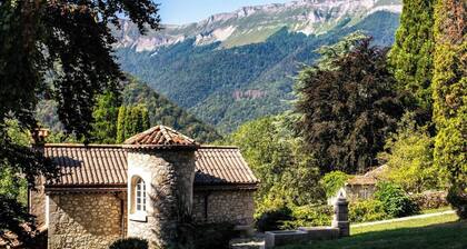 Cottage avec Vue Imprenable, Jardin et Brasero, Charming Cottage w/Scenic Views, Garden & Fire Pit