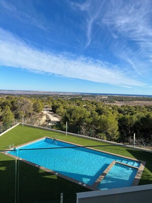 Outdoor pool - Spacious apartment with magnificent views of Lac Rose and the Mediterranean Sea (VC)
