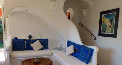 Pretty villa with swimming pool 300 m from Cala Rossa beach