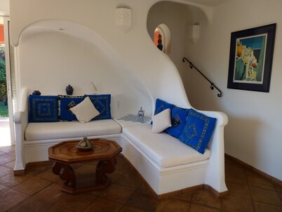 Pretty villa with swimming pool 300 m from Cala Rossa beach