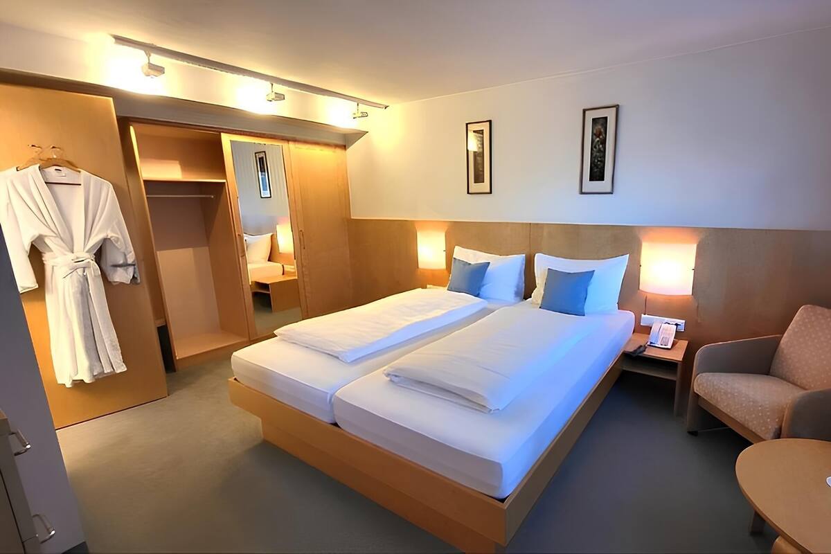 Junior Suite, Balcony, Mountain View | Minibar, in-room safe, desk, WiFi (free)