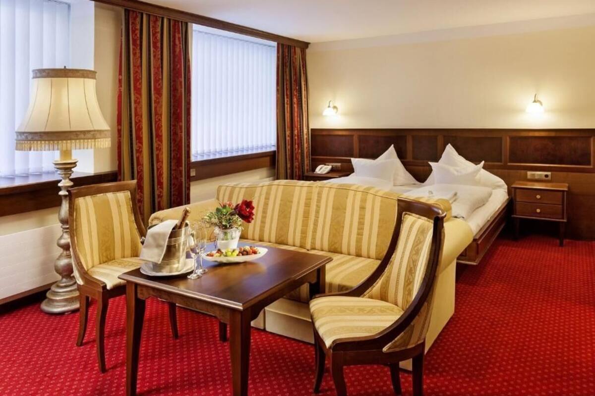 Deluxe Double Room | Minibar, in-room safe, desk, WiFi (free)
