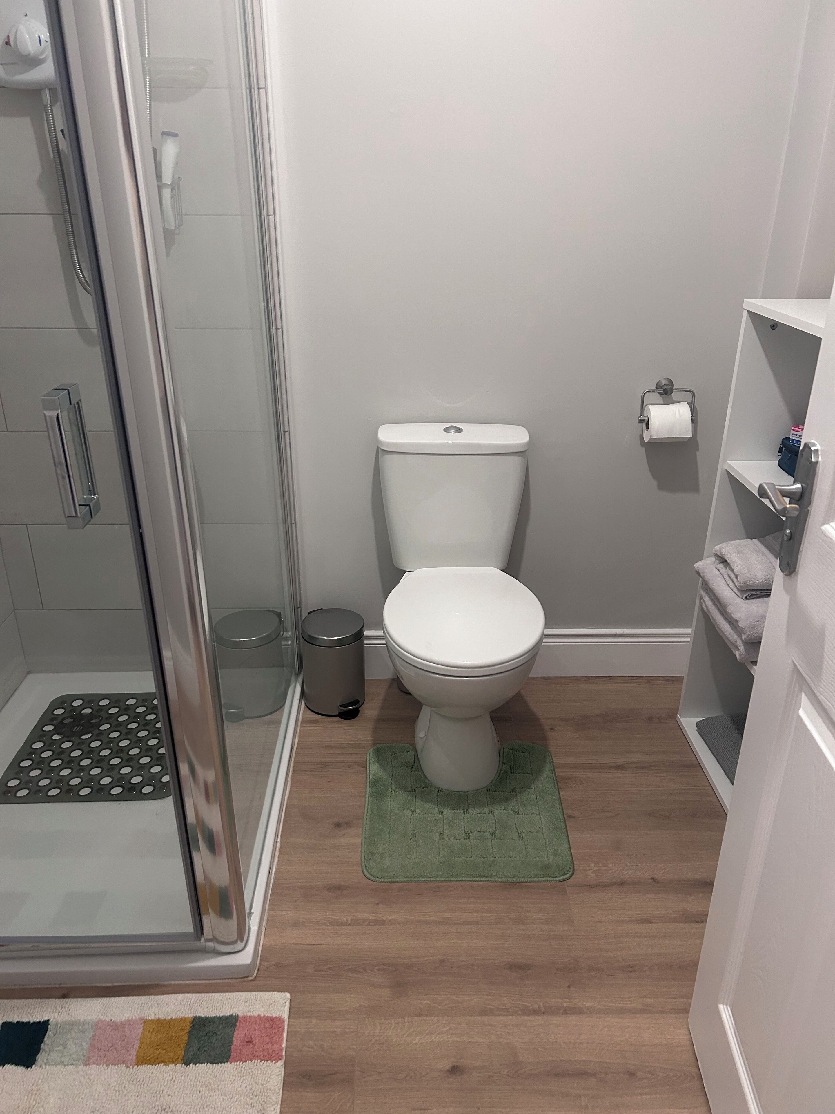 Haartrockner, Seife, Shampoo, Toilettenpapier