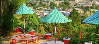 Red Rose Hotel & restaurent 