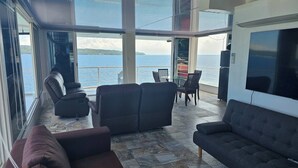 Studio, Accessible, Smoking | Living room - Lydia's House Samal Kaputian (Samal)