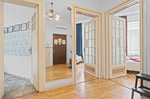 Golden Villa - in the Heart of Old Town Bucharest