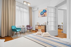 6 Schlafzimmer, Schreibtisch, Bügeleisen/Bügelbrett, kostenloses WLAN