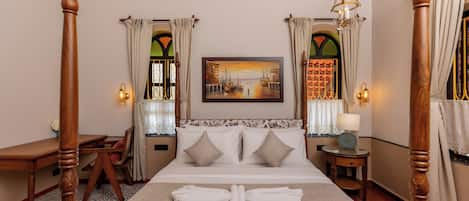 4 chambres, fer et planche à repasser, Wi-Fi gratuit, draps fournis