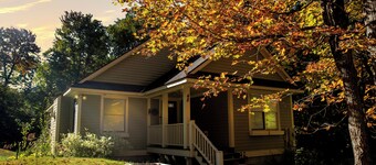 Lakes, Hiking, Fall Foliage - Spacious 4-bedroom Pet Friendly Vermont Home