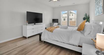 Serene Stay in Savannah`s Residential Heaven