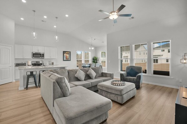 Smart TV, estéreo y monitor de computadora 